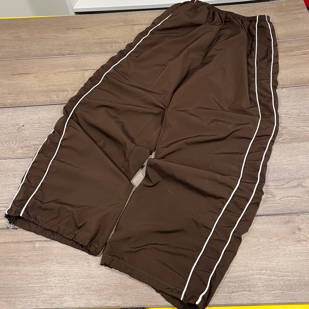 Brown Baggy Windbreaker Track Pants Y2K Wide Leg Side Stripe Joggers 29 Inseam